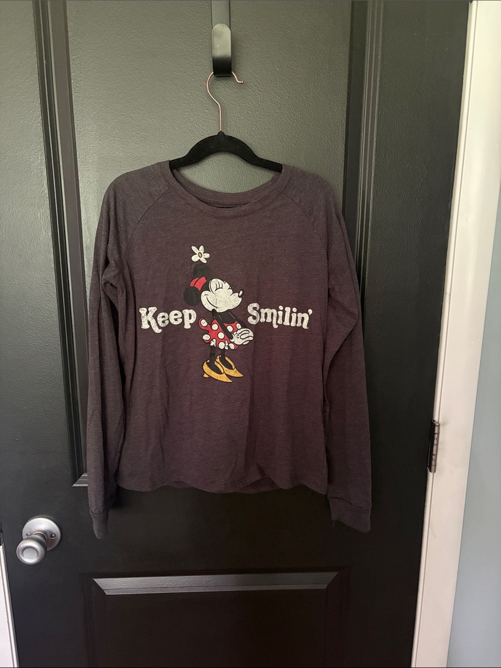 Disney Minnie Mouse Shirt keep smiling. Long sleeve girls large 10-12